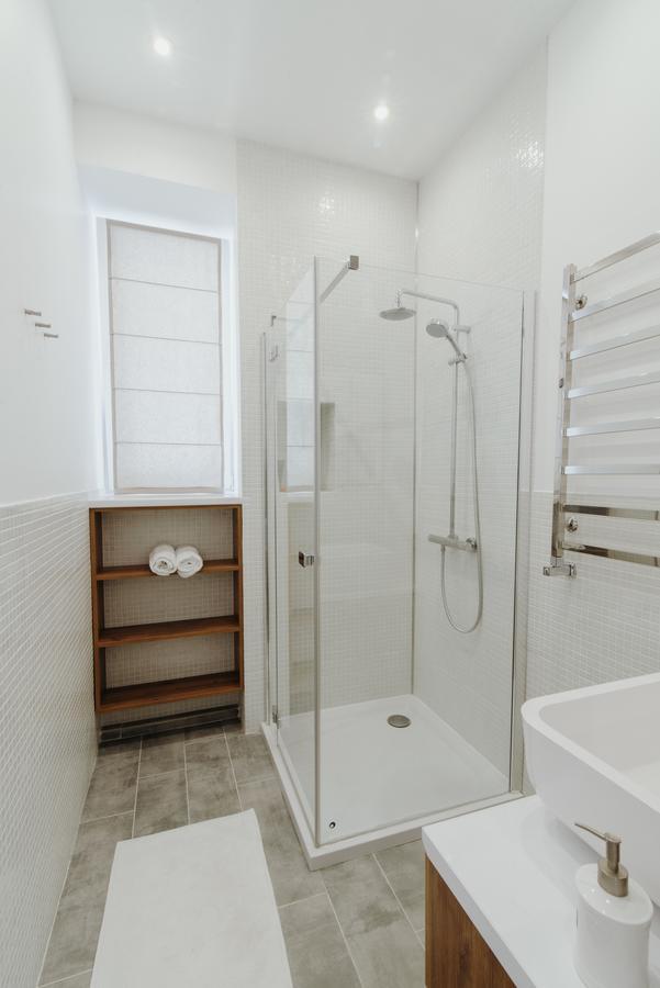 Apartment On Lesi Ukrainky Leopoli Esterno foto